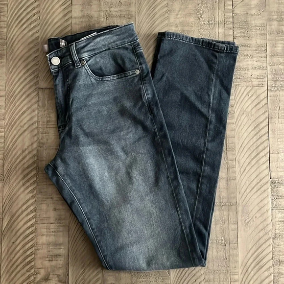 DL1961 Russell Slim Straight (Admiral) DL Ultimate 31 x 34 Jeans